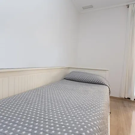 Apartment With Heated Pool